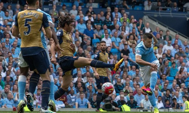 VIDEO: Aguero và Giroud thi nhau lập công trong vòng 2 phút