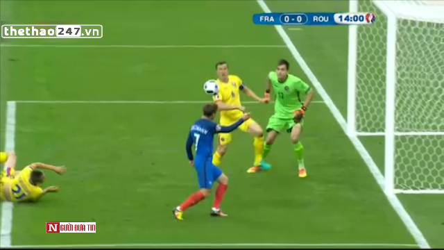 VIDEO: Griezmann đánh đầu dội cột dọc khung thành Romania