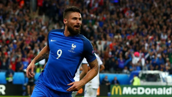 VIDEO: Giroud tỏa sáng ấn tượng với cú đúp vào lưới Iceland