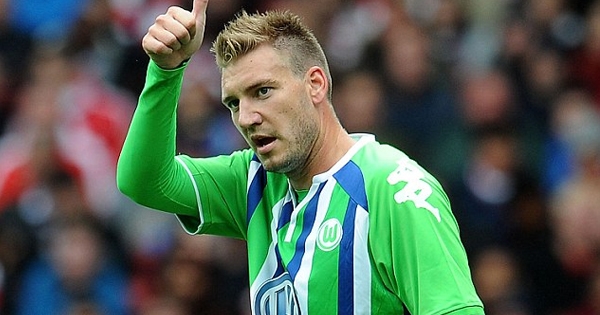 Chuyển nhượng chiều 31/8: ‘LORD Bendtner’ đắt hàng, MU chia tay sao thứ 9