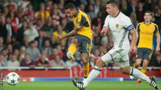 Video bàn thắng: Arsenal 2-0 Basel (Bảng A - Champions League)