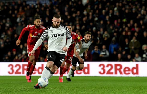 VIDEO: Wayne Rooney và cú panenka ở trận cầu thứ 500 trong sự nghiệp