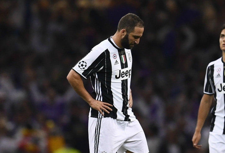 NÓNG! Juventus ra quyết định chính thức về Higuain