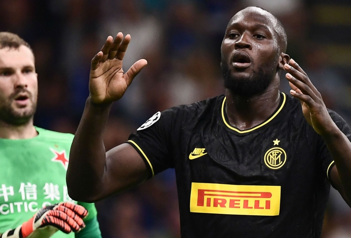 Lukaku suýt tẩn đồng đội trong phòng thay đồ