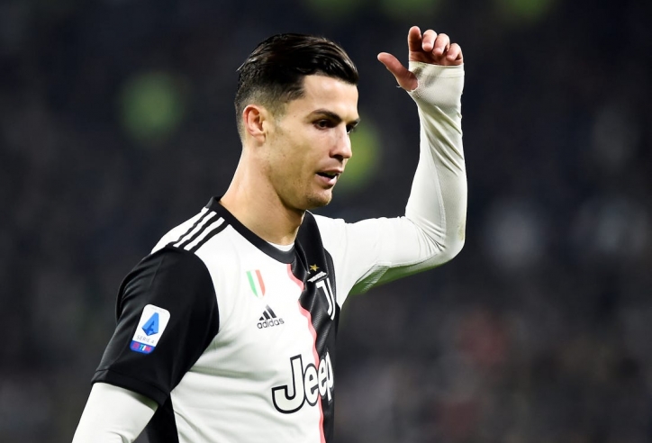 Ronaldo bị loại khỏi đội hình xuất sắc nhất năm của FIFA 20