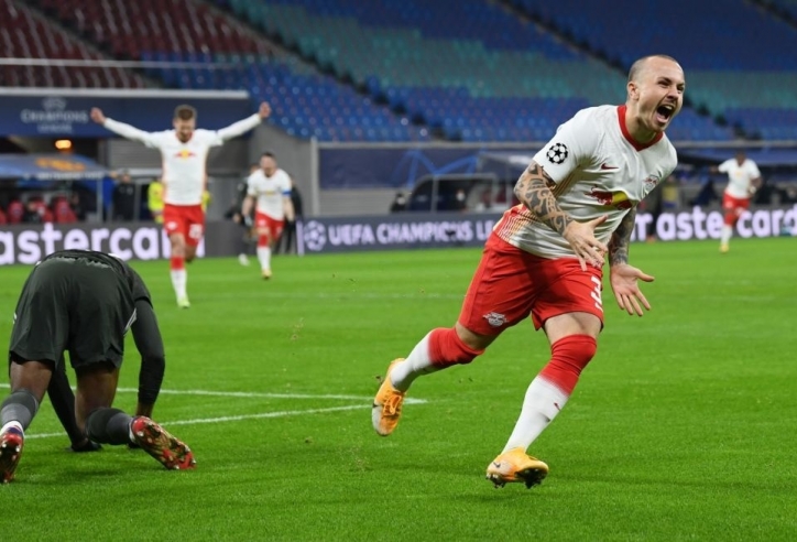 Leipzig tiễn MU xuống Europa League