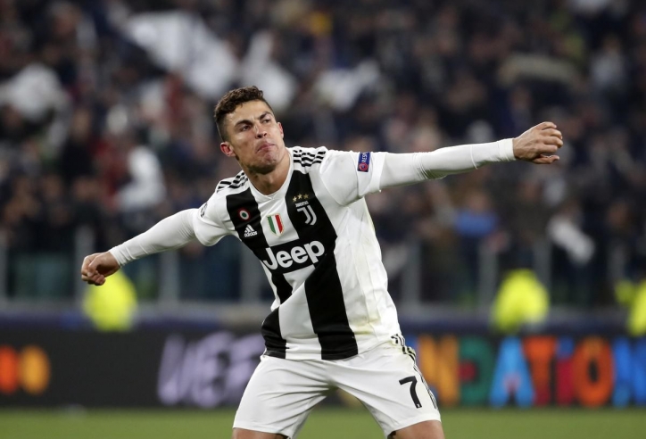 Ronaldo lần thứ 15 lọt vào Đội hình tiêu biểu UEFA