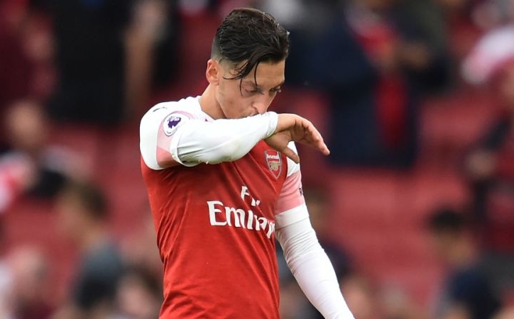 Lo ngại Trung Quốc, Arsenal 'tống cổ' Ozil