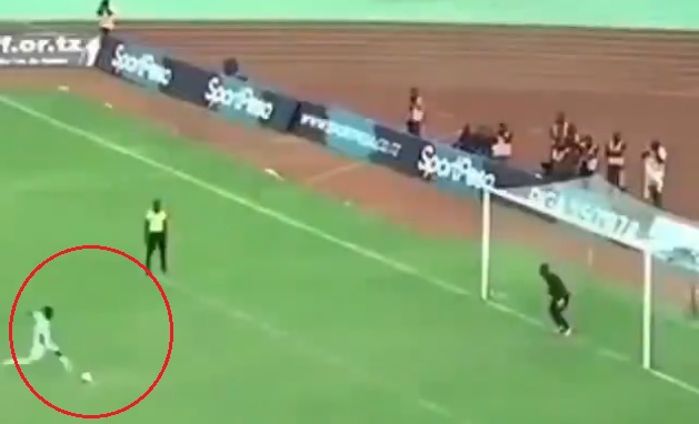 VIDEO: 'Nổ đom đóm mắt' với pha đá penalty gây ức chế nhất thế giới 