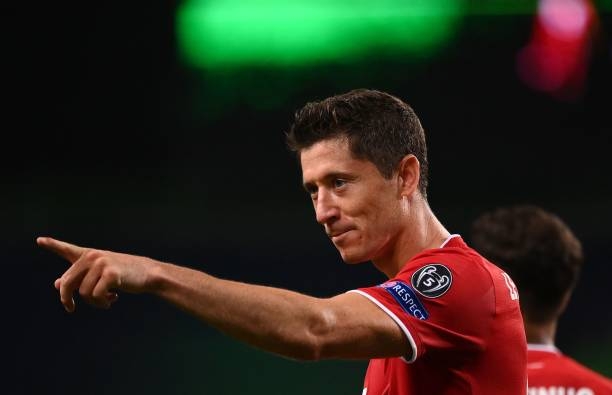 Vượt Messi, Lewandowski tiến sát kỉ lục của Ronaldo