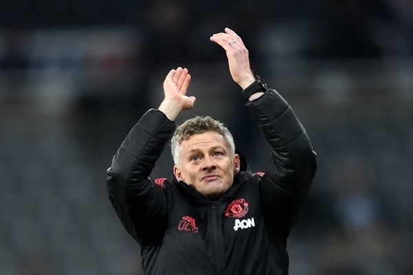 Solskjaer san bằng kỷ lục tồn tại 72 năm của MU