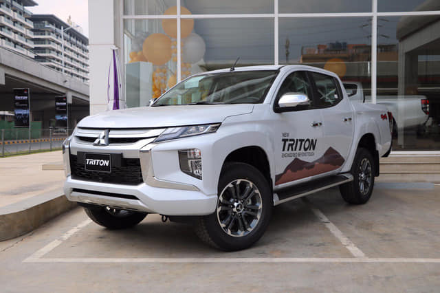 Ảnh thực tế Mitsubishi Triton 2019 tại đại lý, giá khá cao