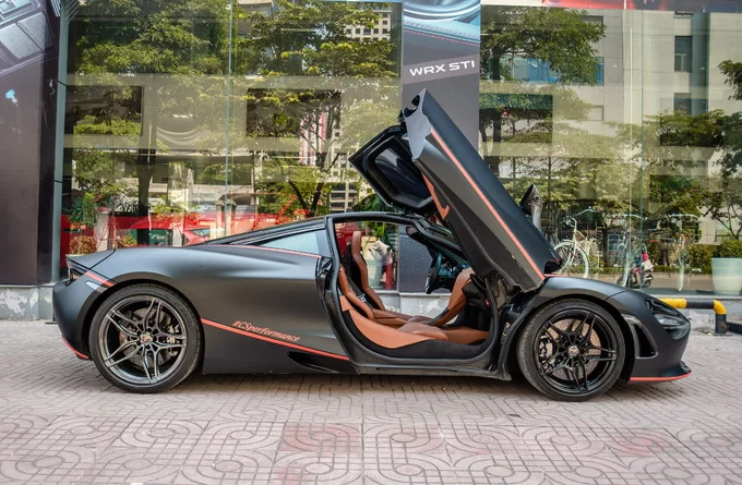 Cận cảnh McLaren 720S Launch Edition duy nhất tại Việt Nam