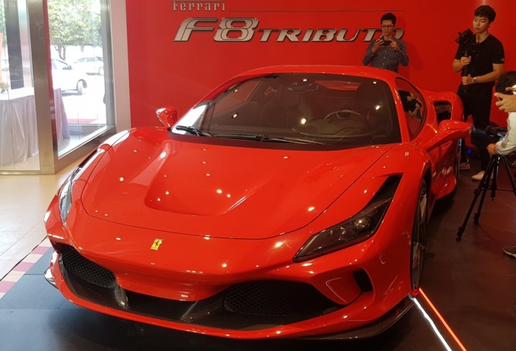 Cường Đô-la tậu siêu xe Ferrari F8 Tributo?