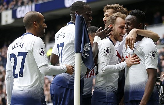 Hủy diệt Huddersfield, Tottenham dễ dàng trở lại top 3