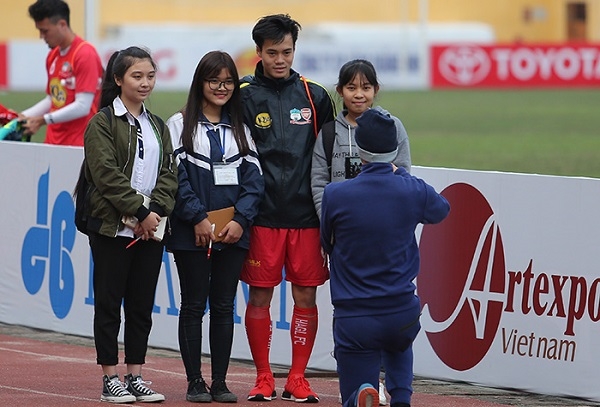 Điểm tin tối 17/1: Fan nữ thủ đô 'kết' Văn Toàn, ngó lơ Công Phượng