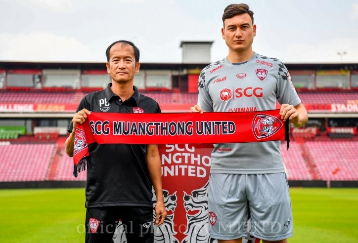 HLV Muangthong Utd: 'Văn Lâm sẽ sớm trở lại sau sai lầm'