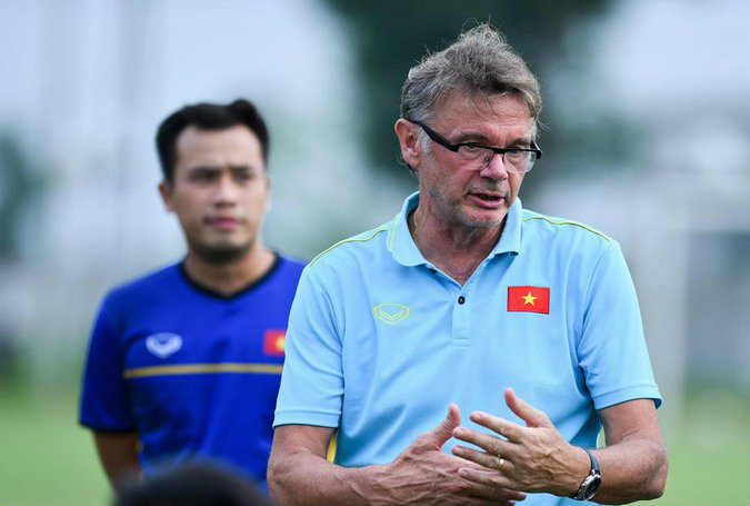 HLV Troussier tìm kiếm 'Quang Hải, Công Phượng mới' ở giải U19 QG 2021?