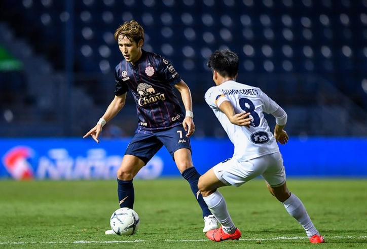 Xuan Truong left on bench in Buriram’s win