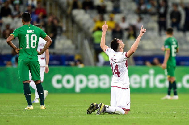 Thắng kịch tính, Venezuela tiến vào tứ kết Copa America 