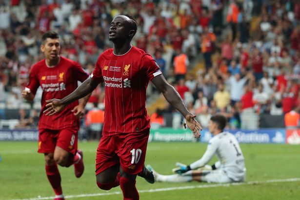 VIDEO: Mane hành động đẹp trong ngày Liverpool giành Siêu cúp