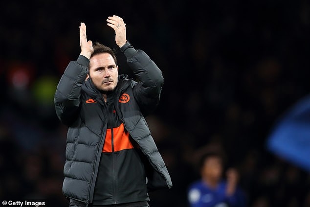 Vượt Klopp, Lampard có danh hiệu đầu tiên tại Ngoại hạng Anh