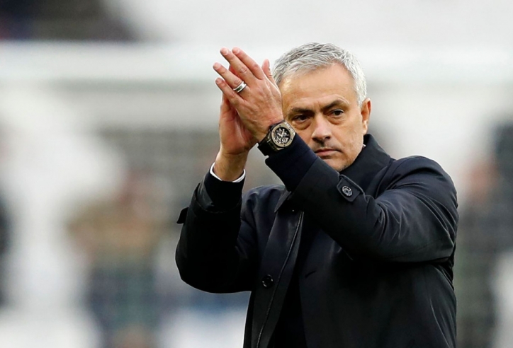 Mourinho được khen ngợi giữa mùa Covid-19 vì hành động ấm áp