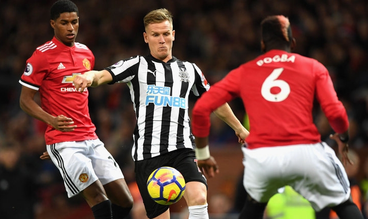 Newcastle lên kế hoạch 'hút máu' MU 