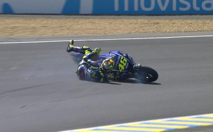 Video MotoGP 2017: Pha tai nạn của Rossi tại chặng Pháp 