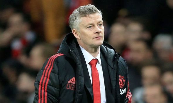 MU sẽ phải trả bao nhiêu tiền để sa thải HLV Solskjaer?