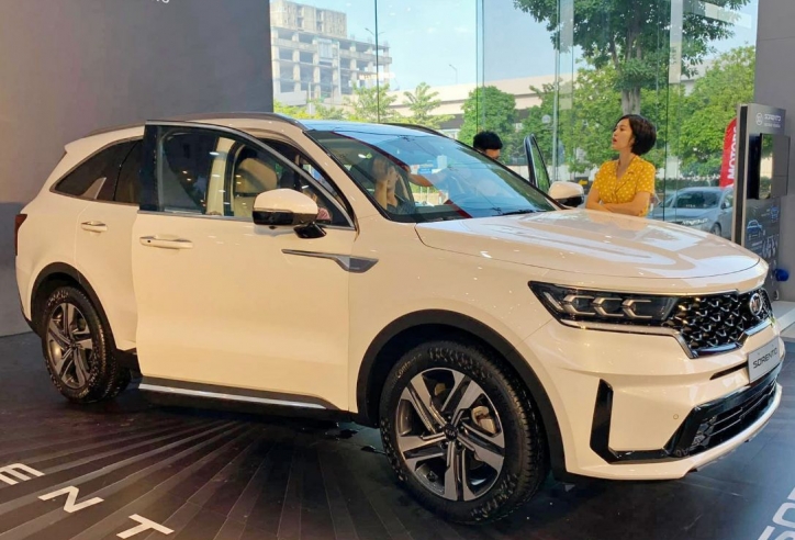 Kia Sorento 2021 về đại lý, bị 'đồn' cắt bớt trang bị