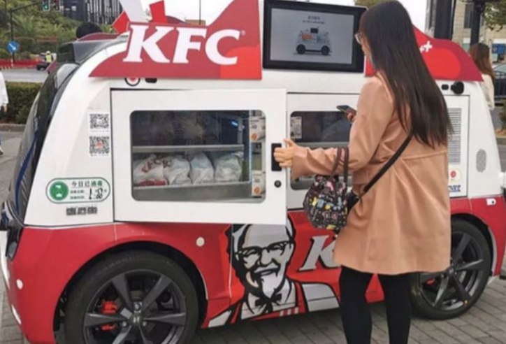 'Ô tô tự lái' bán gà rán KFC tại Trung Quốc