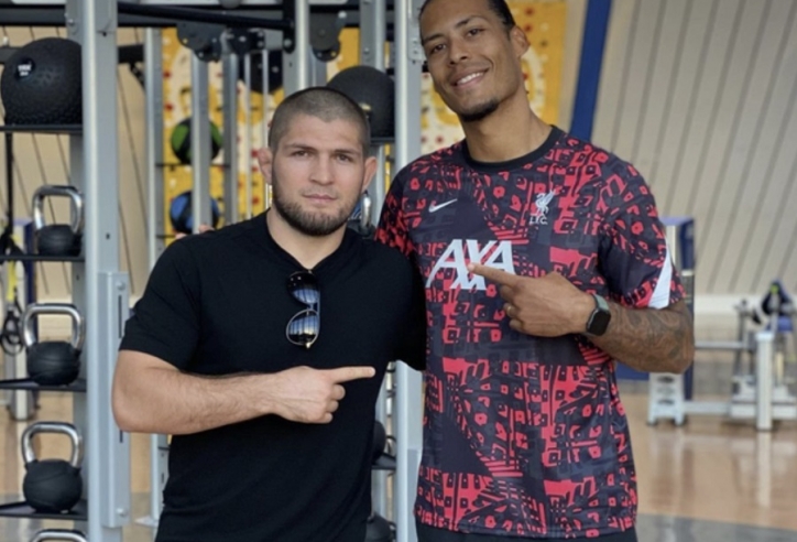 Khabib Nurmagomedov khoe ảnh chụp với Virgil van Dijk