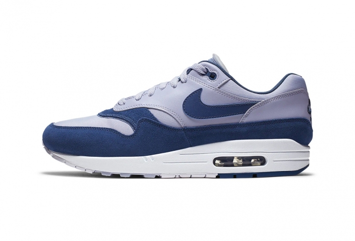 Nike phá cách thiết kế của Airmax 1 với lưỡi gà ngược lạ mắt