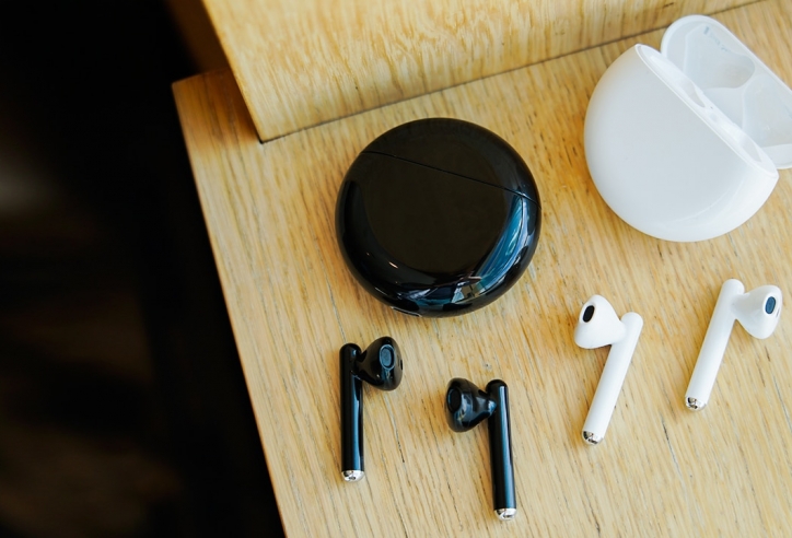 Huawei ra mắt tai nghe giống AirPods giá 4,6 triệu