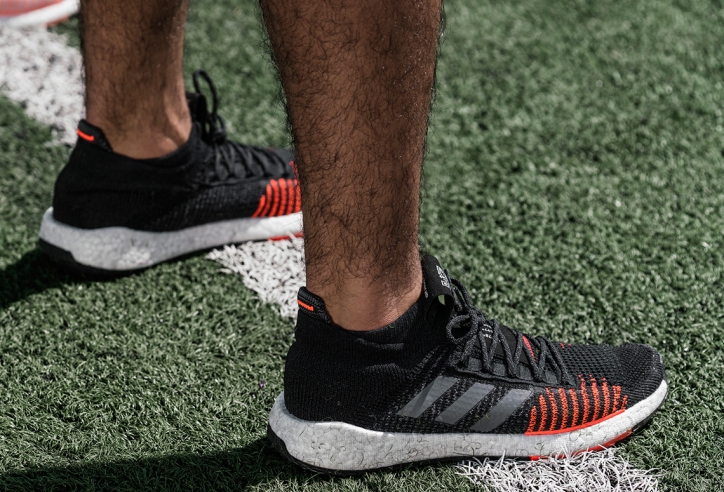 5 đôi giày Adidas giảm giá hấp dẫn nhất trong tháng 12/2019