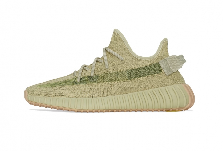 Adidas 'khai quật' lại YEEZY BOOST 350 V2 'Sulfur'