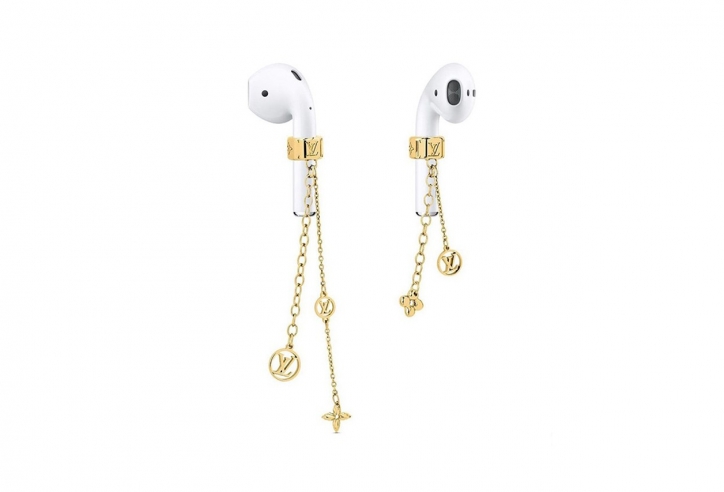 Trang sức cho tai nghe AirPods của Louis Vuitton gây sốt