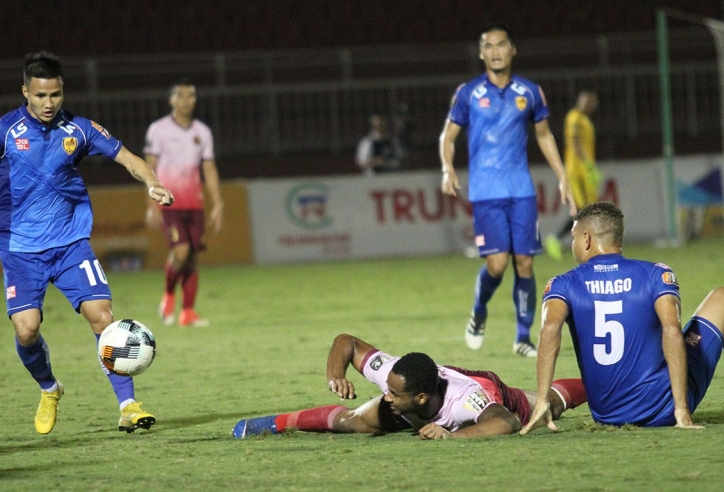 Tân binh nổ súng, Quảng Nam đè bẹp Sài Gòn trên sân nhà