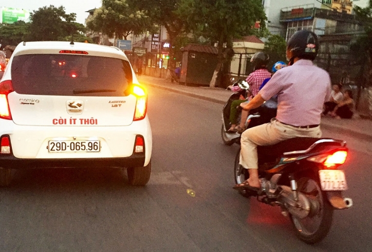 Những kiểu lái xe ô tô dễ bị ăn chửi vì 'chướng tai gai mắt'