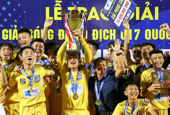 Cầu thủ vô địch Giải U17 QG bất ngờ giải nghệ ở ... tuổi 17