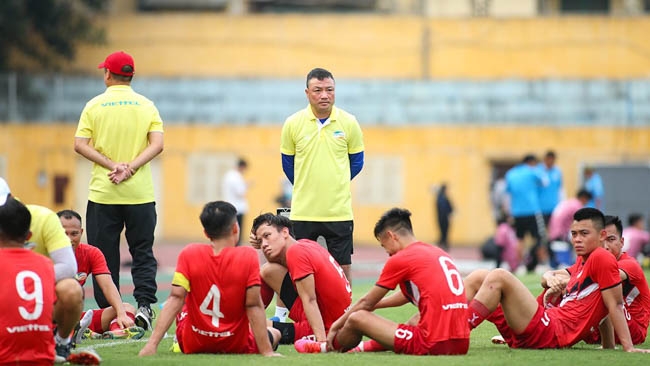 Tân vương V.League và triết lý 'chỉ một là đủ'