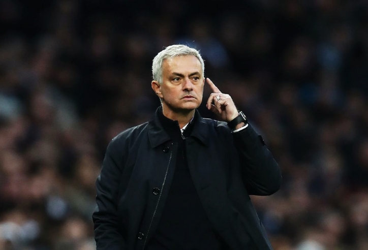 HLV Mourinho thừa nhận sai lầm sau thất bại của Tottenham