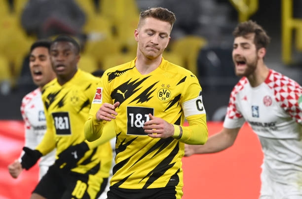 Dortmund bị cầm chân bởi đội bóng áp chót trên BXH