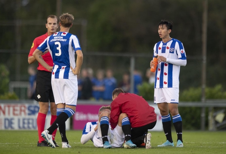 Văn Hậu đá trọn 90 phút trong màu áo Heerenveen