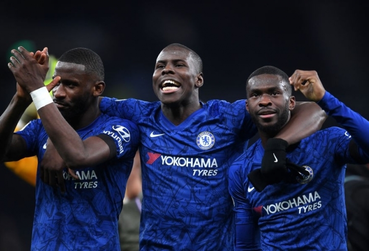 Chelsea sẵn sàng bán bộ đôi trung vệ