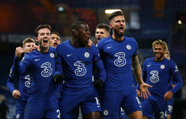 Chelsea tạm lên ngôi đầu bảng sau cuộc lội ngược dòng