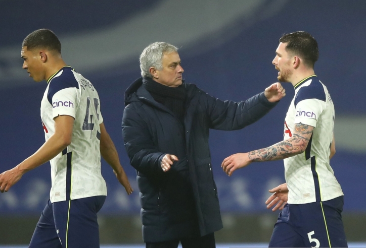 Mourinho buồn vì các cầu thủ Tottenham 'thiếu cơm'