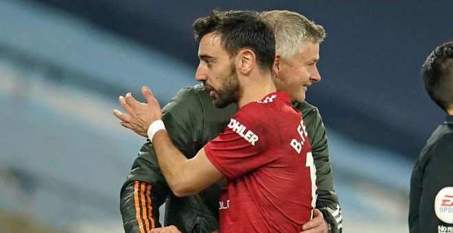 Bruno Fernandes liên lạc hằng ngày với mục tiêu của MU