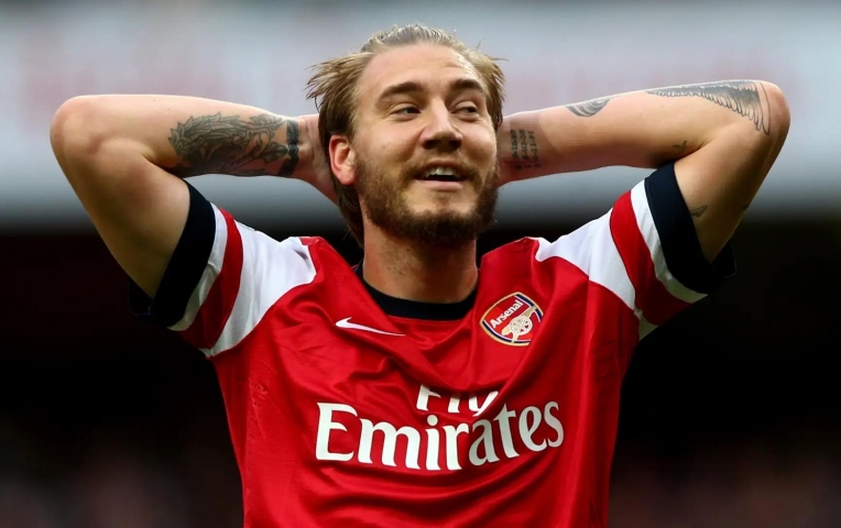 'Lord' Bendtner suýt bị hãm hại ngay trên phố